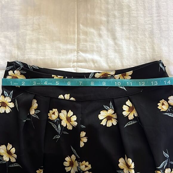 NWT Xhilaration Floral Flare Floral Pants Small - Picture 14 of 14
